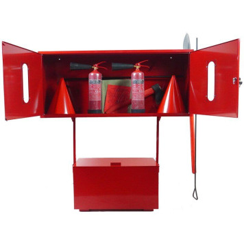 Стенд пожарный со щитом закрытого типа стационарный (с комплектацией) + 2 Огнетушителя ВВК-2 (ОУ-3) (артикул: 000073561)-0