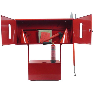 Стенд пожарный со щитом закрытого типа стационарный (с комплектацией) + Огнетушитель ВВК-2 (ОУ-3) (артикул: 000073557)-0